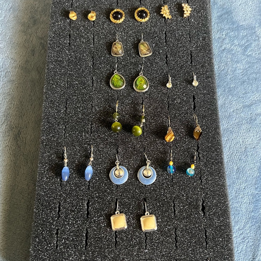 Earrings lot